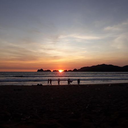 Big Daddy'S Surfcamp Apartment Pasanggaran ภายนอก รูปภาพ